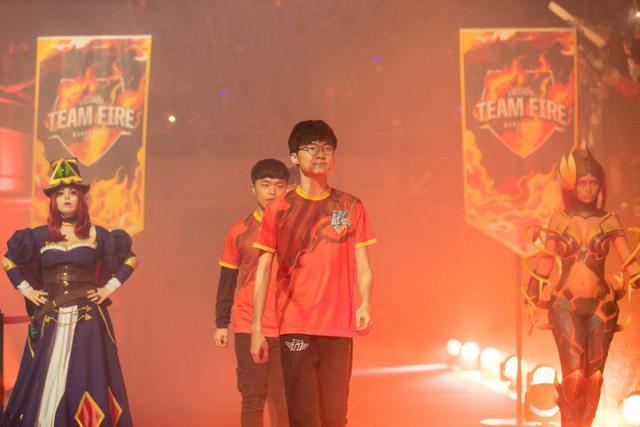 而是超越自 而是超越自