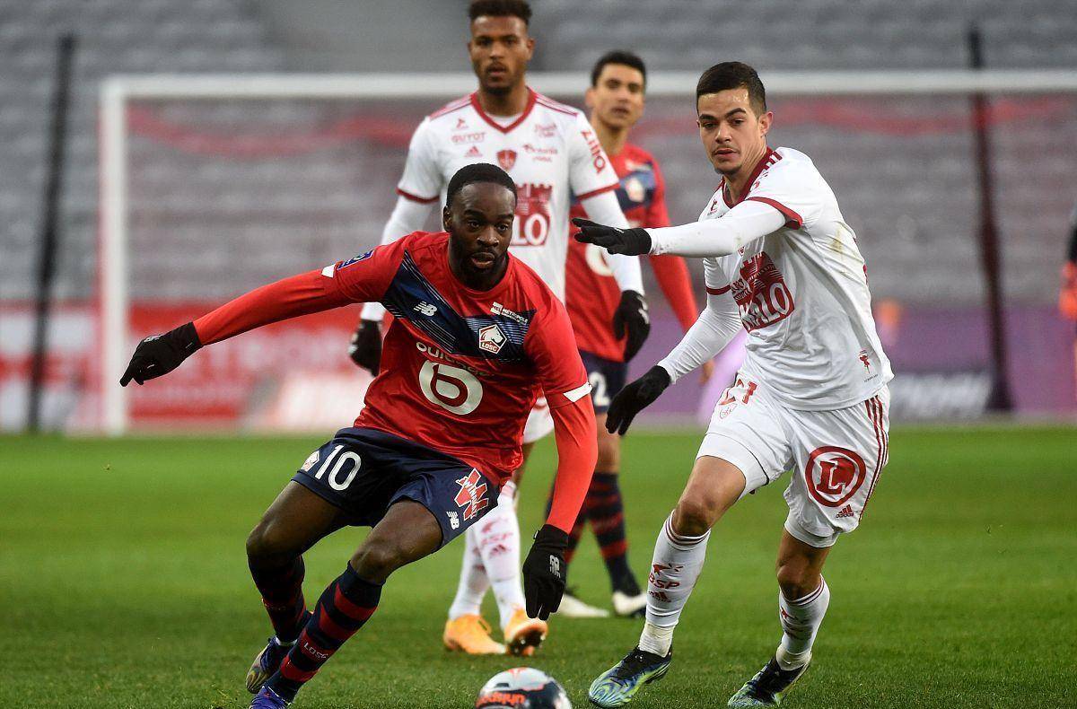 德佩在场上 德佩在场上